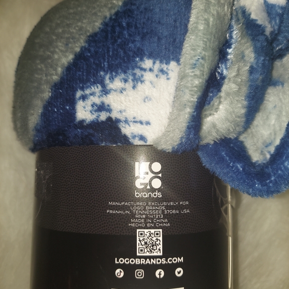 NFL Colts Plush Throw Blanket - Picture 4 of 5